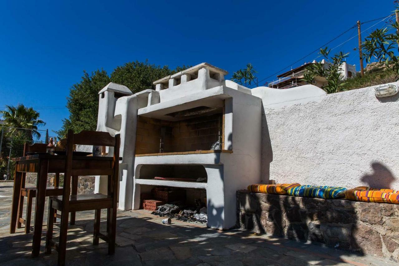 Villa Euphoria In Aegina, A' Marathonas Bay Exterior photo
